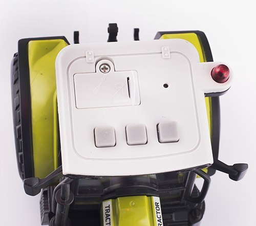 TRAKTOR Z PRZYCZEPĄ DO BALOWANIA SIANA, ŚWIATŁO I DŹWIĘK, Ruchome elementy TRAKTOR Z PRZYCZEPĄ DO BALOWANIA SIANA, ŚWIATŁO I DŹWIĘK, Ruchome elementy