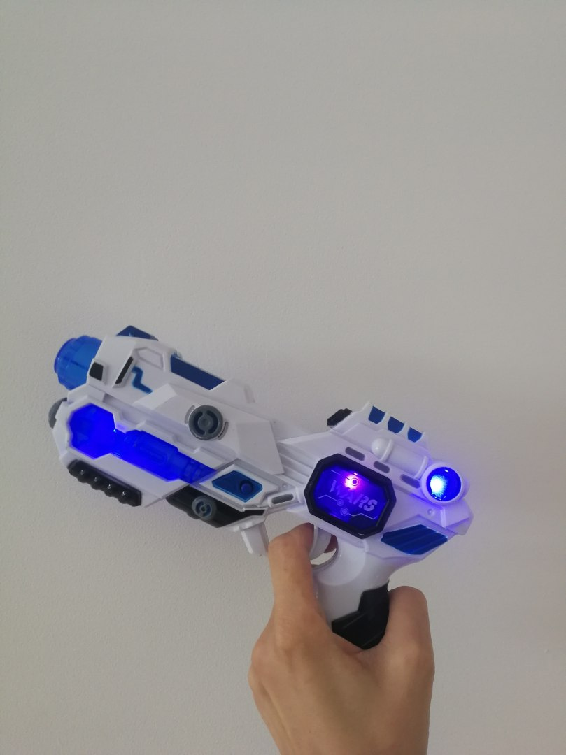 pistolet z dźwiękiem i światłem pistolet z dźwiękiem i światłem